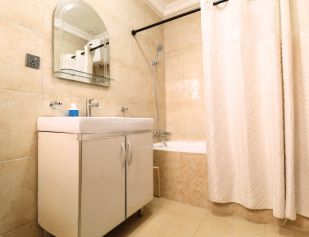 Bathroom 2 small_1